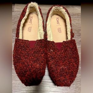 Toms Faux Fur Lined Alpargata Slip On two-tone Shoes in Red and Maroon